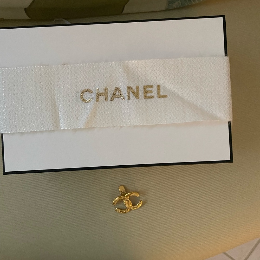 Authentic Chanel box like new. - Picture 2 of 2